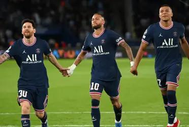 A pesar que en el campo intentan mostrarse como amigos y con una gran relación, fuera del verde césped la relación entre los miembros del tridente del París Saint-Germain no sería la mejor y le allanaría el camino a Donatello para partir.