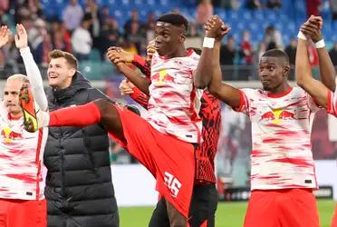 A solo cuatro meses de no querer renovar con el Barcelona, y lograr marcharse al Leipzig a un año de que finalice su contrato, el futuro de Ilaix Moriba es totalmente incierto. La directiva bávara lo quiere fuera del club y no consigue manera de capitalizarlo.