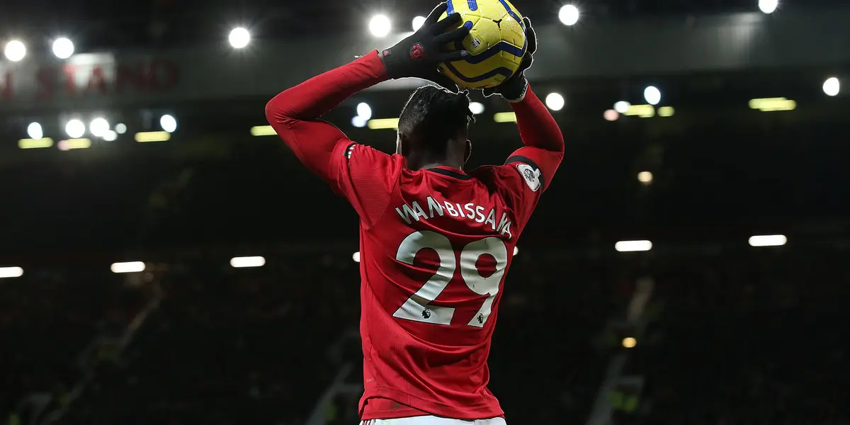 Aaron Wan-Bissaka termina su contrato en verano del 2024 con el Manchester United pero se presume que puede salir en menos de 25 millones de euros.