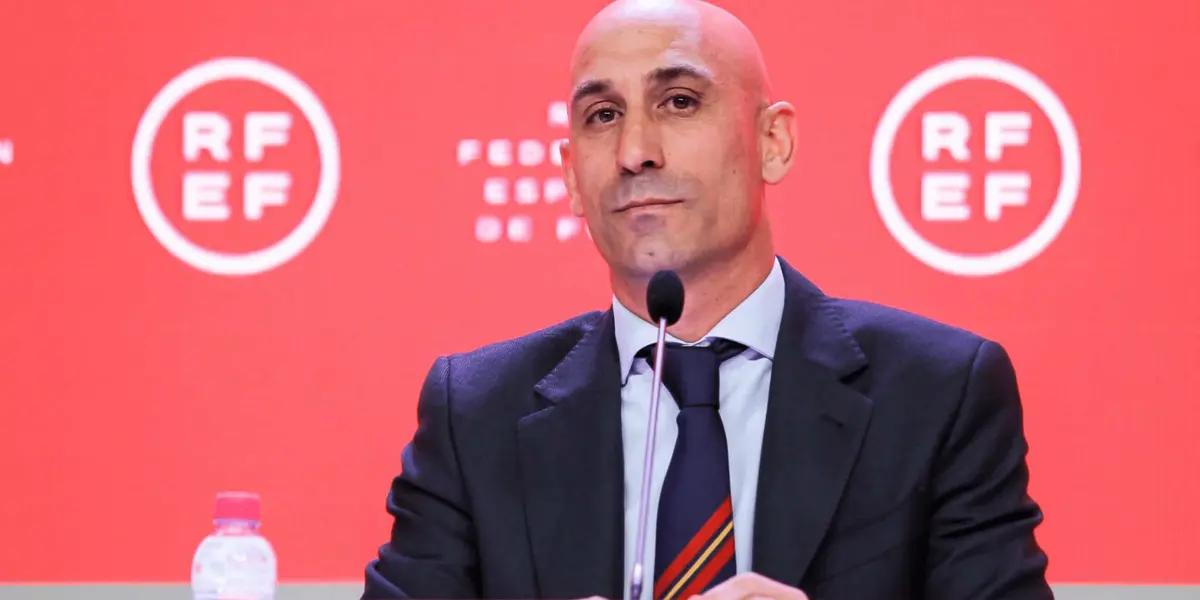 Ahora en directo, durante la asamblea en la Real Federación Española de Fútbol, aclaró que no renunciará a su posición