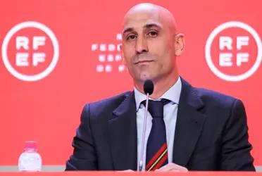 Ahora en directo, durante la asamblea en la Real Federación Española de Fútbol, aclaró que no renunciará a su posición