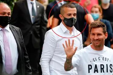 Al arribo de Messi a París para firmar con el PSG, la institución francesa puso a disposición del astro argentino un hombre de confianza para que la adaptación a la Ciudad Luz fuera más ágil.