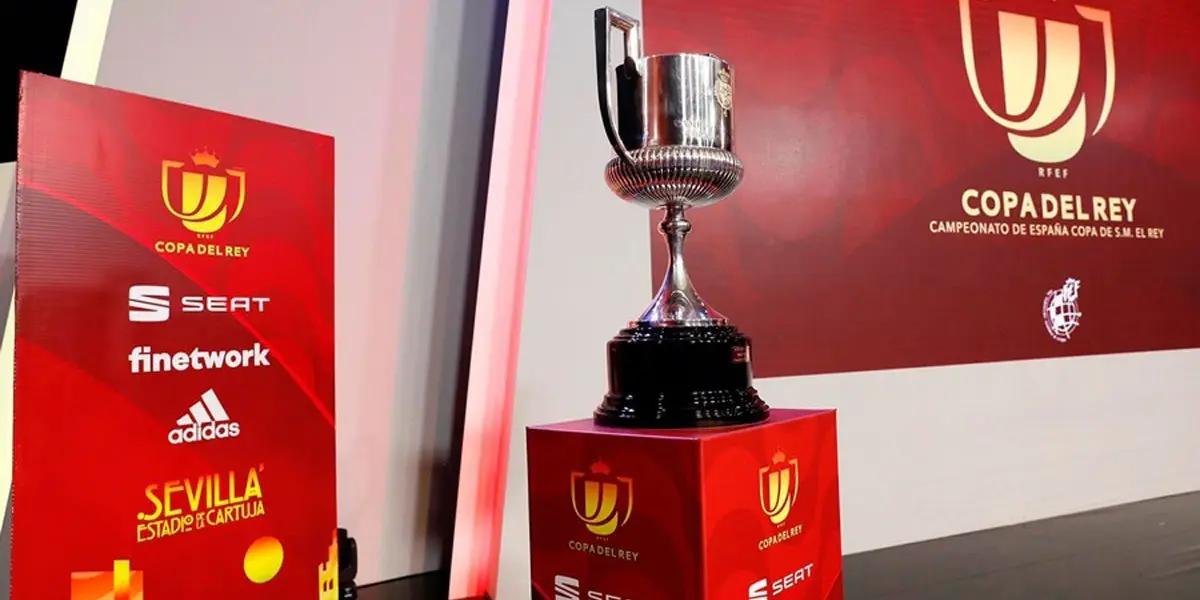 Al asistente que movia las bolillas del sorteo se le escapó un detalle que dejó en evidencia lo arreglada que está la Copa del Rey.