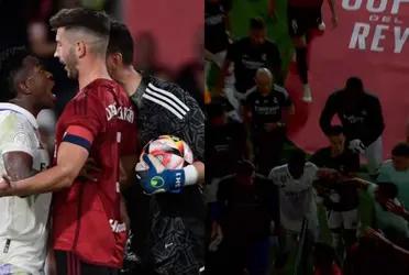 Al delantero brasileño no le gustó la provocación del rival.