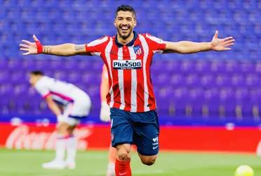 Al mejor estilo Mike Tyson contra Holyfield, pero en el apogeo de las redes sociales, Luis Suárez se viralizó por su mordida en el Mundial 2014. Más allá del confuso episodio que involucró a Giorgio Chielinni, Suárez siempre será recordado por esto.