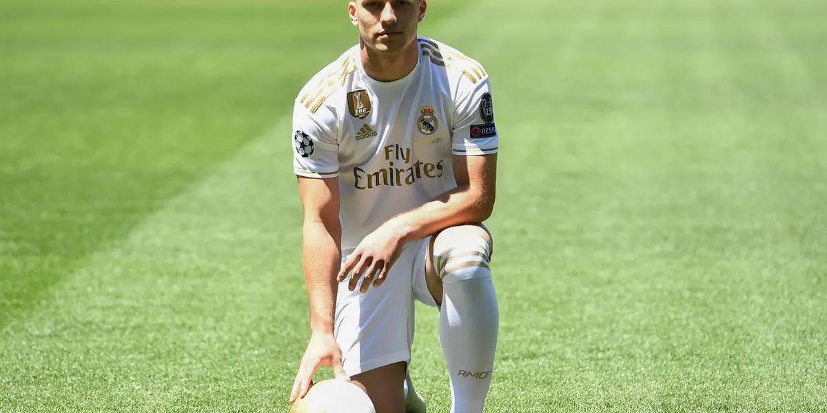 Al inicio de la temporada 2021/2022, el Real Madrid, comienza a armar su plantilla y ambos delanteros siguen sin convencer a Ancelotti que está a la espera de lo que suceda con Mbappé y su posible llegada a Madrid.
