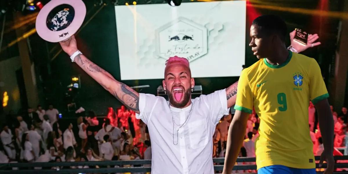 Al mismo tiempo que el astro brasileño disfruta fuera de las canchas, el canterano promete ser la gran revelación del fútbol internacional