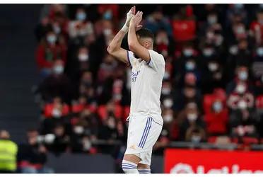 Al ser sustituido en el 90’ por Jovic, en la visita del Real Madrid, la Catedral ovacionó al delantero francés. Karim Benzemá está en el mejor momento de su carrera. El francés anotó un doblete y llegó a los 400 goles en su carrera profesional. Merecía Balón de Oro.