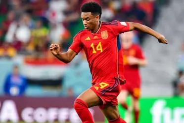 Alejandro Balde lució participativo en el cotejo de España ante Escocia, pero no es ni la sombra que del FC Barcelona