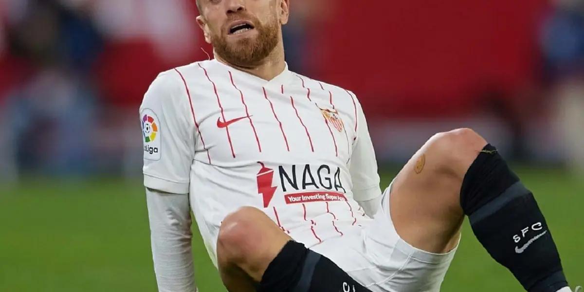 Alejandro Papu Gómez sufrió una lesión muscular y el Sevilla tendrá una baja importante para varios partidos de lo que resta de la temporada. Se suma un dolor de cabeza para Julen Lopetegui.