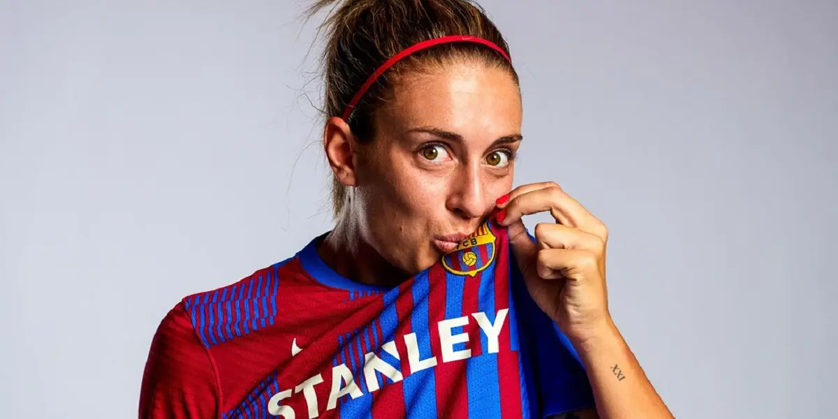 Alexia Putellas además de ser la mejor jugadora en la actualidad ahora ostenta otro record. A duplicado la venta de camisetas con su nombre en el Barcelona, superando incluso a los jugadores del fútbol masculino.