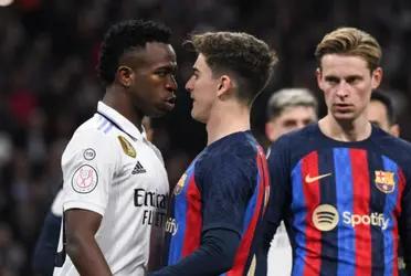 Ambos futbolistas volvieron a tener un encontronazo en un nuevo derbi.