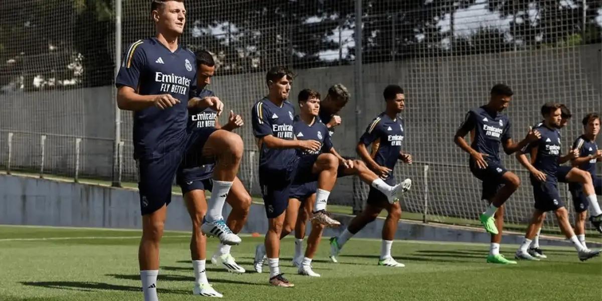 Antes de comenzar el primer entrenamiento, todos se quedaron locos con su presencia