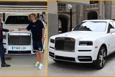 Antoine Griezmann llegó al Barcelona como uno de los fichajes más caros de su historia, siendo una de las figuras del momento en el fútbol mundial, lo que hizo que tenga un altísimo salario, de los más costosos del plantel.