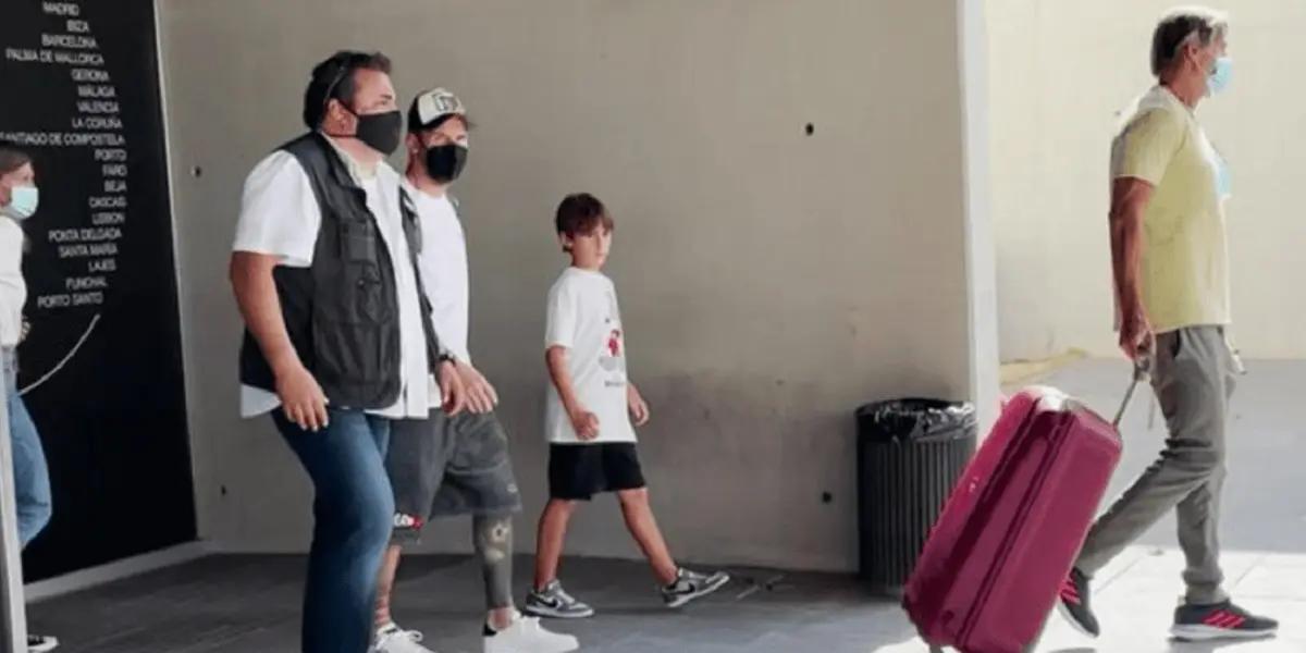 Aprovechando un fin de semana en el cual no verá acción junto al PSG, Messi volvió a Cataluña. Se vio a la familia del astro argentino nuevamente en Castelldefels, donde está en compañía de dos socios futbolísticos de la dorada época del FC Barcelona.