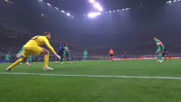 Atlético de Madrid se salvó ante Inter de Milán, porque no le pitaron una mano de Nahuel Molina