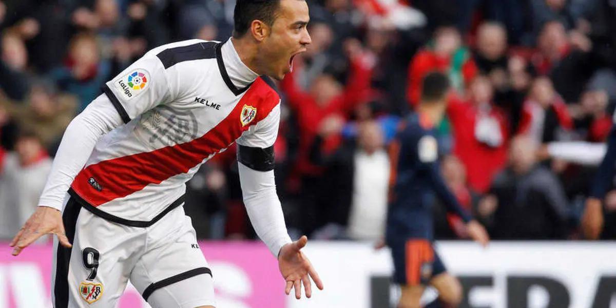 Barcelona perdió uno a cero ante el Rayo Vallecano por el partido correspondiente a la 21ª jornada de La Liga Santander. Fue la sesgunda victoria de la historia del Rayo como visitante y el Real Madrid quedó a un punto de ser campeón.