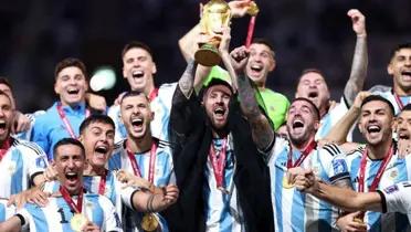 Campeón mundial e íntimo de Messi, se retiró y ahora vuelve a jugar con 37 años