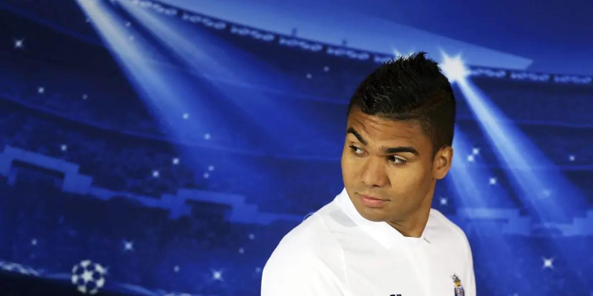 Casemiro, el eje del mediocampo durante mucho tiempo en el Real Madrid, estaría molesto con la juvenil compra del merengue y el actual entrenador de la Casa Blanca. Es un momento especial para el brasileño, con objeciones a su rendimiento.