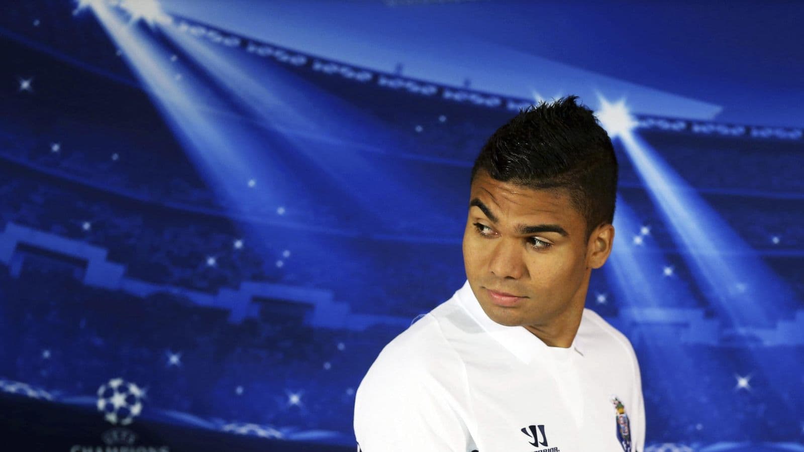 Casemiro, el eje del mediocampo durante mucho tiempo en el Real Madrid, estaría molesto con la juvenil compra del merengue y el actual entrenador de la Casa Blanca. Es un momento especial para el brasileño, con objeciones a su rendimiento.