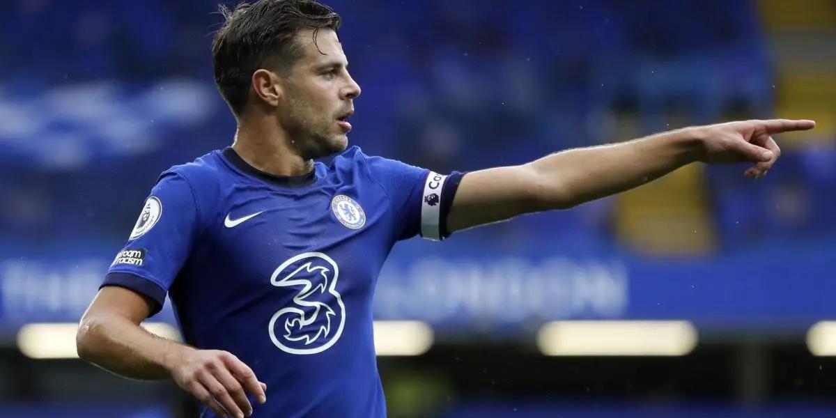 César Azpilicueta sería el primer refuerzo en la defensa del Barcelona ya que Gerard Piqué se ha convertido en uno de los grandes dilemas de la defensa azulgrana por sus lesiones y su bajo rendimiento.