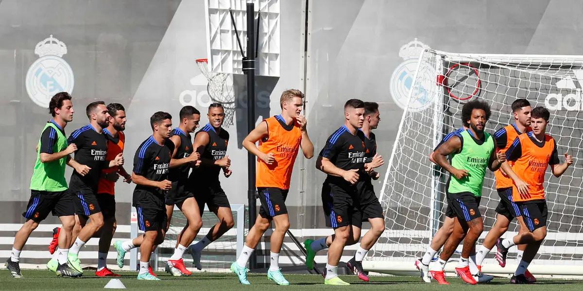 Comienza La Liga un año más, y el Real Madrid no quiere dejar pasar otro año sin conquistar el torneo de liga que muchas veces supo levantar. Carlo Ancelotti ya tiene en mente cuales serían los 11 guerreros que sandran a cancha en el debut.