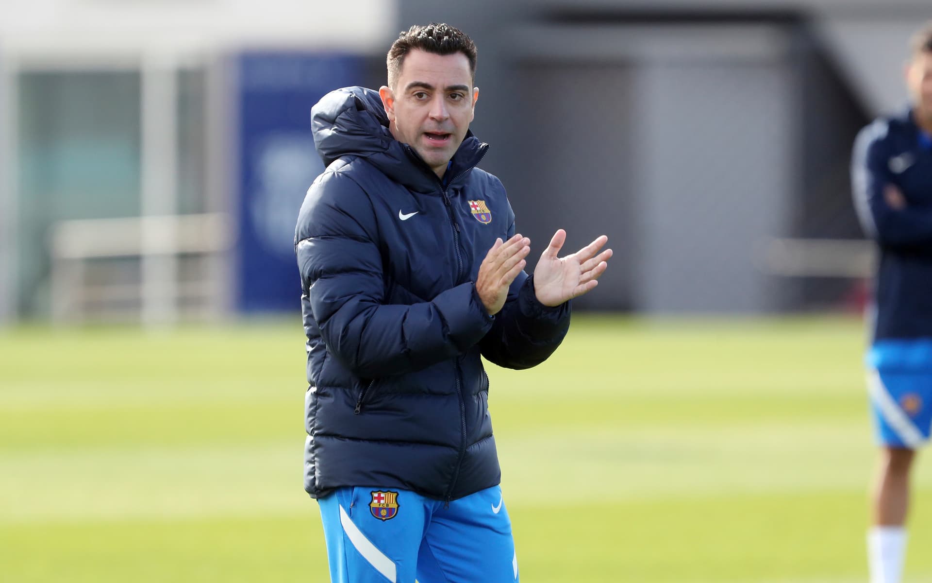 Cómo vaticinó días atrás el entrenador Lopetegui, del Sevilla, el Barcelona puede tener un equipo que marque una era, siempre y cuando acierten los refuerzos para apuntalar a los juveniles de Xavi.
