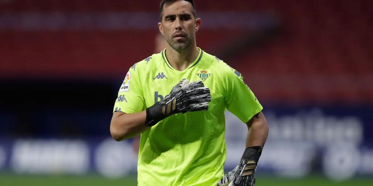 Con la obtención de la Copa del Rey con el Real Betis, el experimentado portero se convirtió en el futbolista chileno más ganador de la historia y aplió aun más así su figura en todo España.