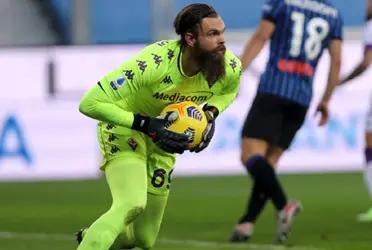 Con la permanencia en primera división asegurada el Rayo Vallecano ya está en la búsqueda de refuerzos para la próxima temporada. El arquero fue una posición que nunca termino de tener dueño y es por eso que el equipo de Vallecas querría contratar a Bartłomiej Drągowski valorado por Fiorentina en 10 millones de euros.