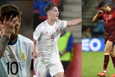 Con tan solo 17 años Gavi se ha convertido en titular y pieza clave de la Selección de España. Ni Lionel Messi, ni Cristiano Ronaldo lograron a esa edad dicha preponderancia en sus respectivas selecciones.