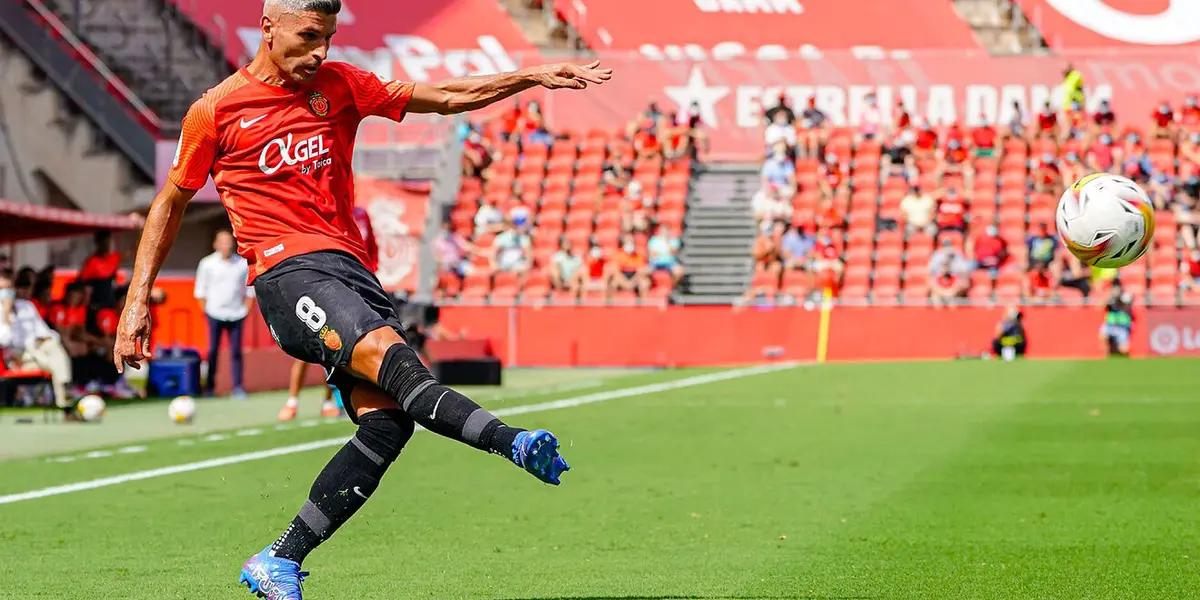 Con un pasado inolvidable en el Real Betis, pero con vigencia en su presente, Salva Sevilla aún tiene mercado. El centro campista del Mallorca tiene una historia bastante particular.