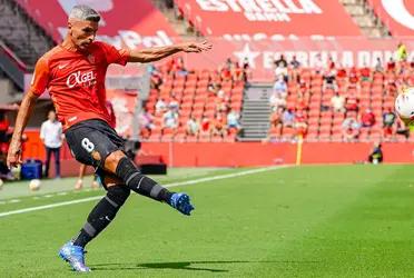 Con un pasado inolvidable en el Real Betis, pero con vigencia en su presente, Salva Sevilla aún tiene mercado. El centro campista del Mallorca tiene una historia bastante particular.