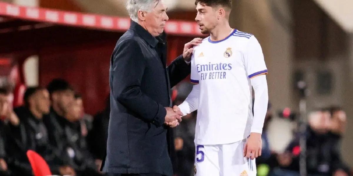 Contra la historia del Real Madrid, Carlo Ancelotti no parará un equipo tan ofensivo y se decidió por incluir a Federico Valverde en la delantera para ejercer una mejor presión sobre la salida del Liverpool.