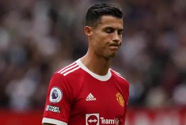 CR7 cambia de equipo, pero no de dieta. El jugador del Manchester United es súper estricto con su dieta y en menos de un mes, ha convencido a los cocineros del club que su comida favorita forme parte del menú del equipo, y esto no ha sentado nada bien en el grupo.