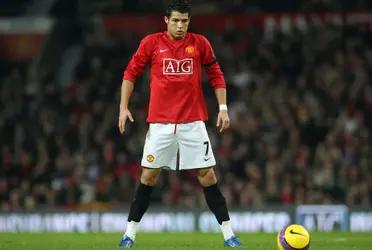 Cristiano Ronaldo es nuevo jugador del Manchester United y ahora solo quedan definir pequeñas cosas... o quizas no tan pequeñas. Su mitico numero 7 está ocupado y ahora habrá que ver que sucede con él.