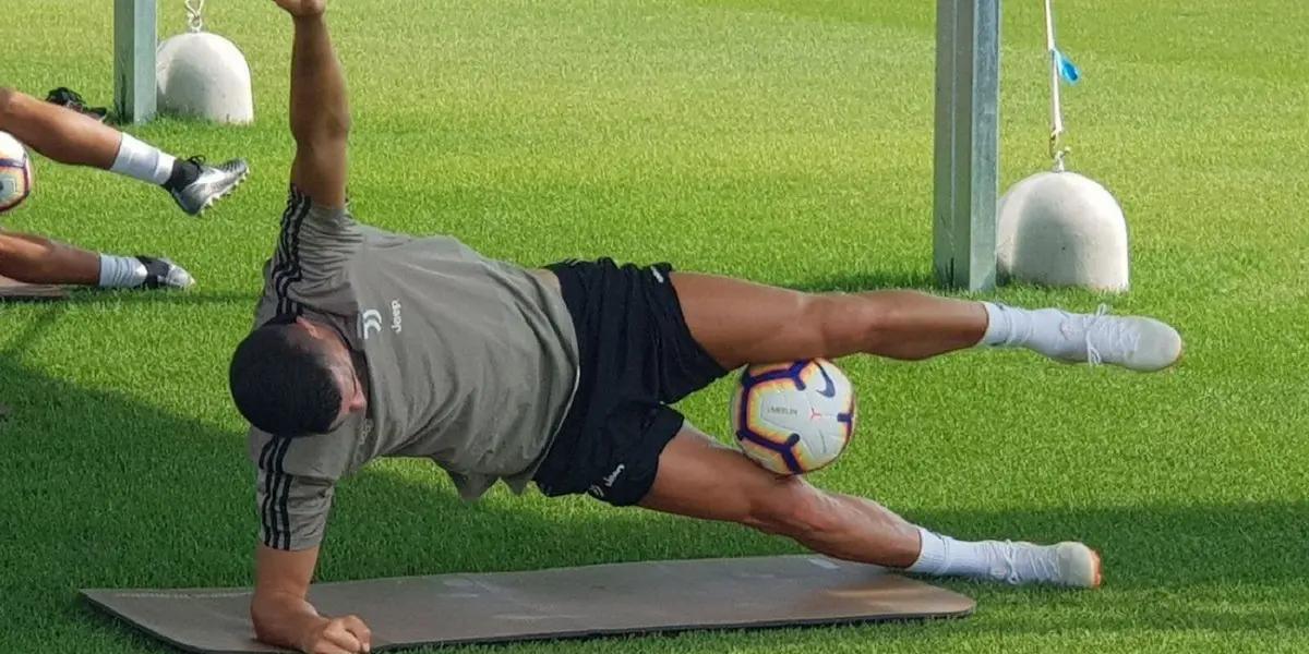 Cristiano Ronaldo es un excepcional deportista de elite. Aún a sus 36 años se muestra con un estado físico que sorprende por velocidad, potencia y capacidad de reacción. Se reveló la fórmula para mantenerse así.