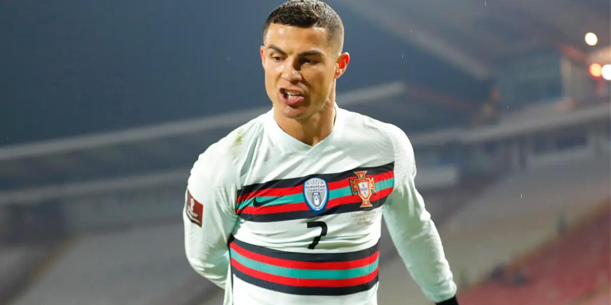 Cristiano Ronaldo muy enojado por unas palabras de Pascal Ferré, redactor jefe de la revista France Football, publicó un posteó en Instagram donde se quejó de este y lo acusó de mentir en sus declaraciones.