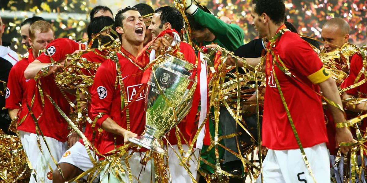 Cuando nombramos a Cristiano Ronaldo, sin duda, lo asociamos a uno de los mejores futbolistas de los primeros años del 2000. El jugador portugués supo brillar desde el principio y en el club inglés, hizo historia desde su primer minuto en la cancha. Si quieres recordar cómo Cristiano empezó a escribir su leyenda en el fútbol, no dejes de leer este artículo de El Futbolero.