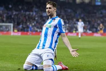 Cuando todo parecía indiciar que Adnan Januzaj dejaría la Real Sociedad en libertad de acción, finalmente no será así dado que el belga renovó su contrato con el equipo auriazul. Ahora si algún equipo quiere llevarse al extremo de 27 años tendría que ofrecer entre 40 y 45 millones de euros.