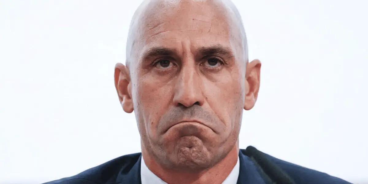 Cuando todavía se mantenía firme en su postura de no irse del fútbol español, un llamado lo hizo cambiar de opinión