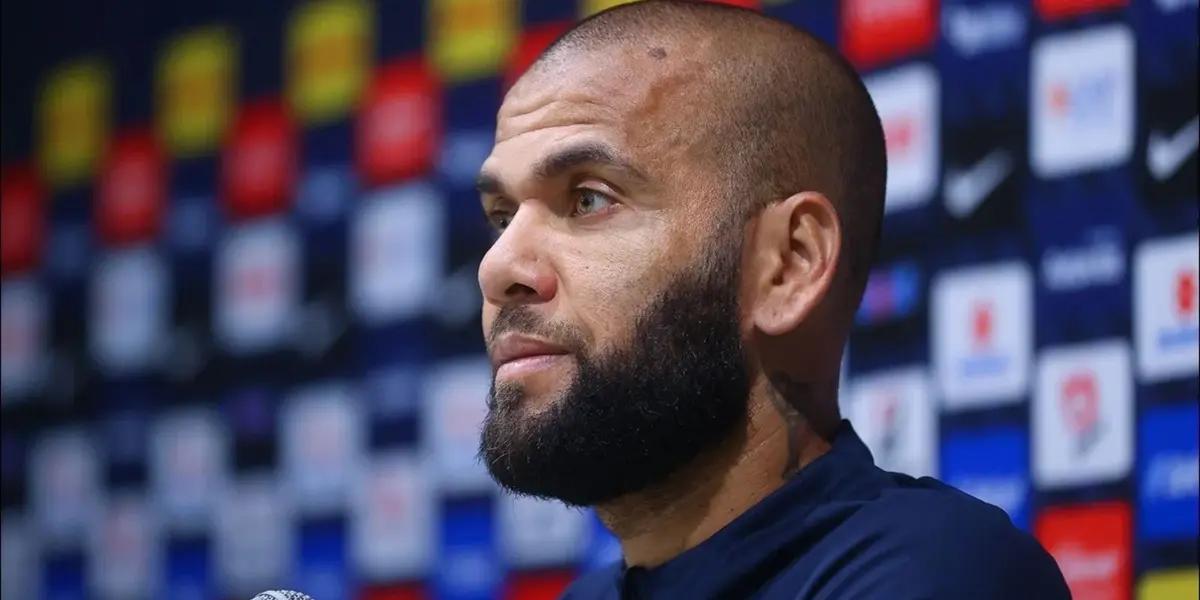 Dani Alves estuvo presente en el clásico jugado entre Real Madrid y Barcelona en el mismisimo Santiago Bernabèu.