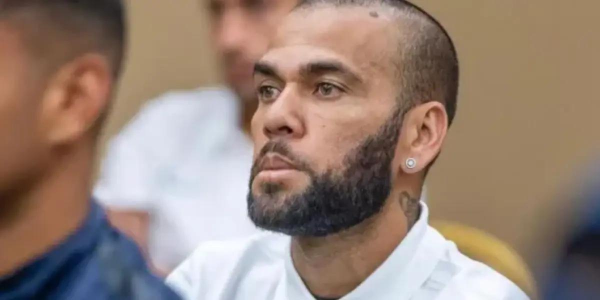 Dani Alves ya conoció su sentencia, 5 años en la cárcel, pero podría quedar en libertad mucho antes