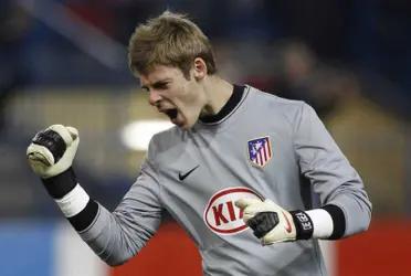 David De Gea se formó en las juveniles del club colchonero. Pero su salida escandalosa del equipo de la capital española, y sus coqueteos constantes con el Real Madrid, lo volvieron un indeseable para la afición rojiblanca. Diez años despues, visitará el Metropolitano.