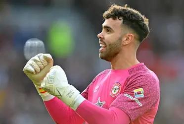 David Raya es uno de los porteros más destacados de la Premier League y ahora que ha dejado una lesión en su rodilla atrás ha vuelto a deslumbrar a propios y extraños en la portería del Brentford. Y el club inglés lo tasó en 50 millones de euros.