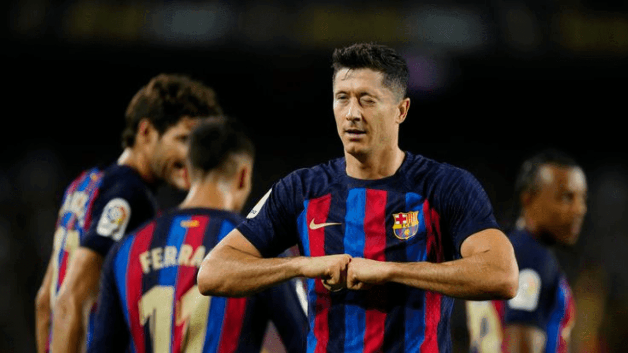 De la mano de Robert Lewandowski, Barcelona no se baja de la pelea por el título de la Liga.