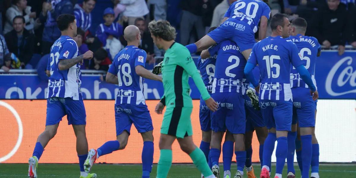 Deportivo Alavés festejando un gol ante Atlético Madrid