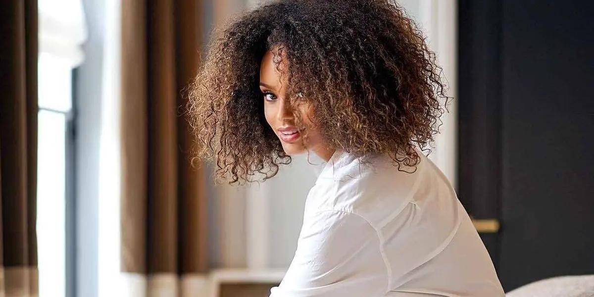 Desde 2018 acompañando a Kylian Mbappé en toda su carrera, modelo, exitosa, hermosa, todo eso reune Alicia Aylies, la novia del delantero francés. Y en esta note te contamos todo acerca de ella.