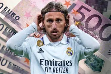 Desde Arabia siguen haciendo llover ofertas para sacar a Modric del Real Madrid.