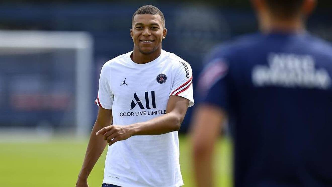 Desde las oficinas del Santiago Bernabeu confían en que Mbappé pueda ser parte de la entidad merengue en la temporada 2022. Dicen desde el Real Madrid que cuentan con un arma clave: la voluntad del jugador.