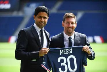 Desde que salieron las nuevas camisetas de Messi en el mercado, fueron un furor en el mundo entero, a tal punto que en el primer día se agotaron las camisetas. Hace tiempo surgió un rumor donde decía que Messi era el primer futbolista en vender 1 millon de camisetas. Pero eso no era tan así.